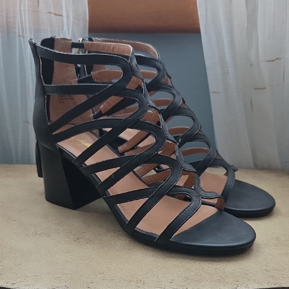 Seychelles Black Strappy Sandals